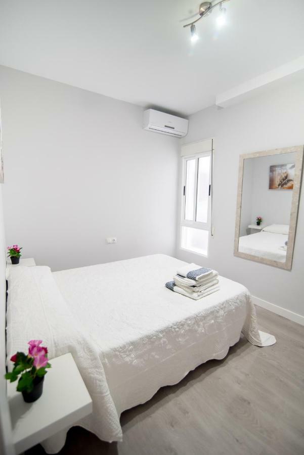 Emperatriz Deluxe Apartment กรานาดา ภายนอก รูปภาพ